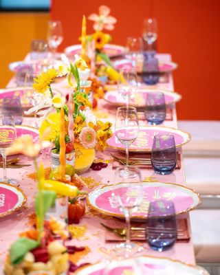 NEW PROJECT | Colour is something we really enjoy, so it was a real treat to layer it in such a fun and frivolous way  for this project.
Client @scapeau 
Agency @havasblvd 
.
.
.
.
.
#colourful #colourpop #colourpalette #colourlove #creativeevents #popupevent #popupevents #tablescape #tablescapes #tablestyling #tabledecor #tablesetting #tableware #sydneyfood #sydneyevents #eventdesign #eventdesigner #eventstylist #tablestyling #tablestylist